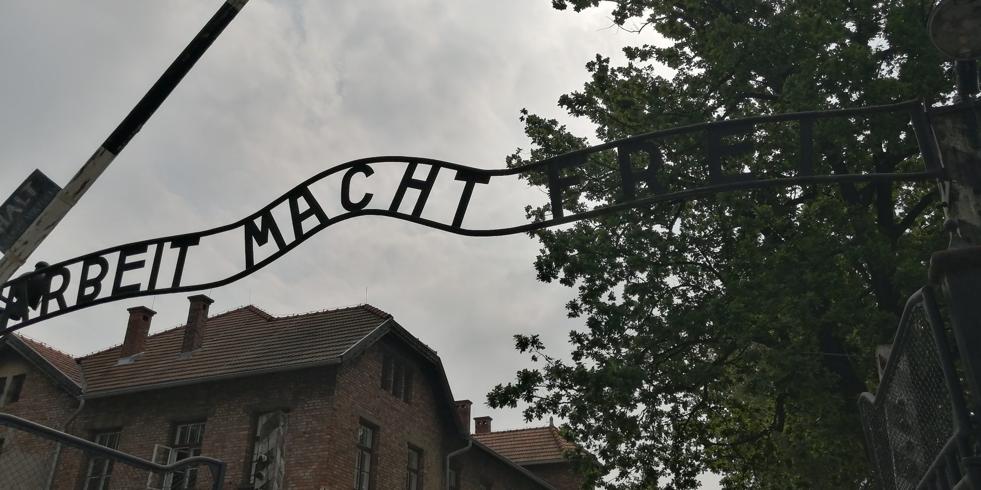 Foto Karoline Reetz. Tor zum Stammlager I, AuschwitzIMG_20190614_101358_resized_20200110_085444715
